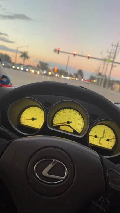 2001 Lexus GS 2nd Gen - Image 3 of 4