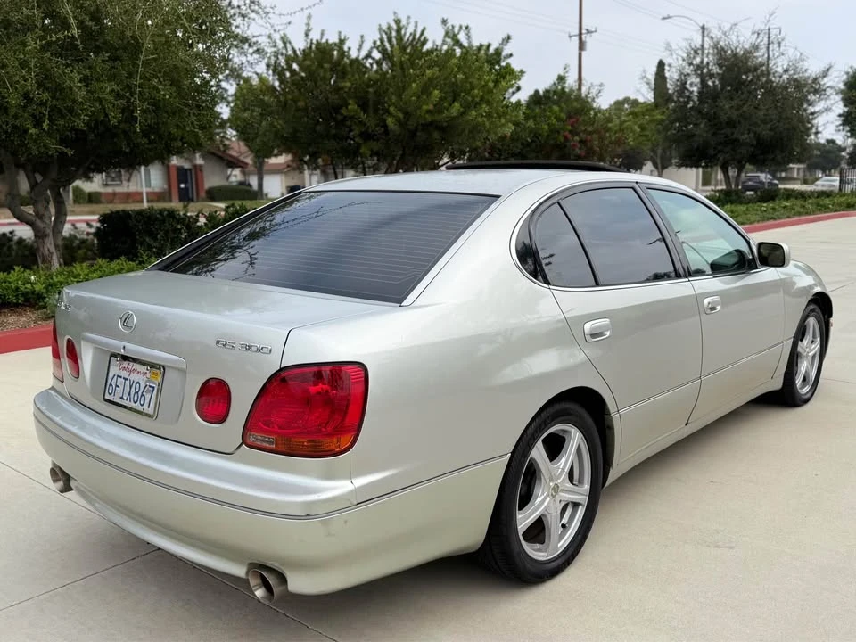 2001 Lexus GS 2nd Gen - Image 5 of 14