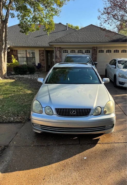 2001 Lexus GS 2nd Gen - Image 2 of 10