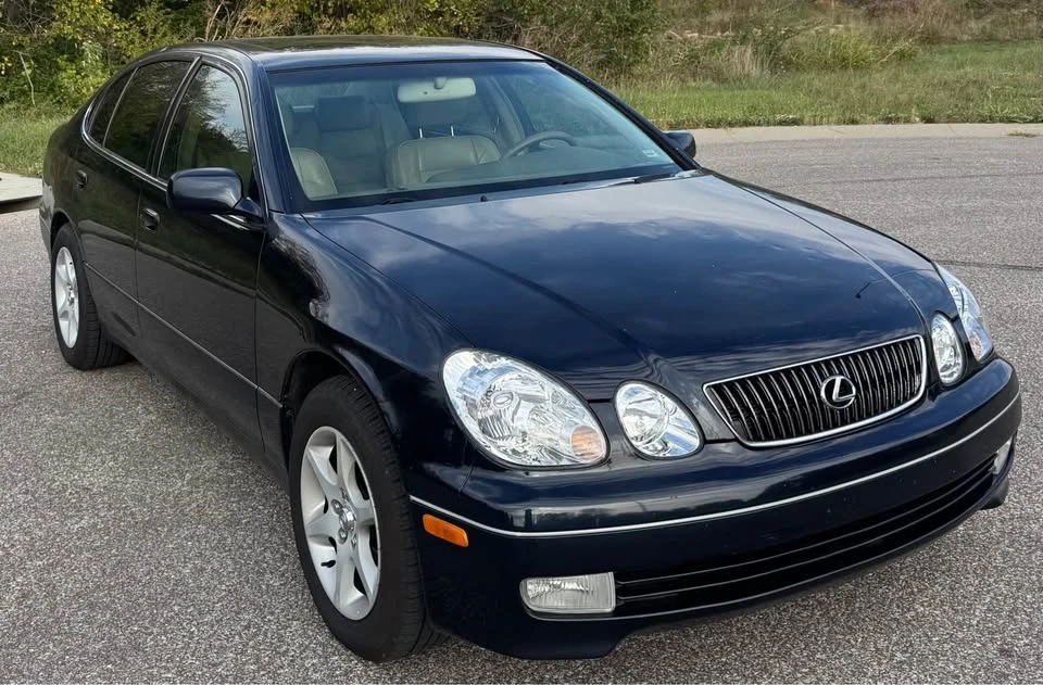 2001 Lexus GS 2nd Gen - Image 3 of 16