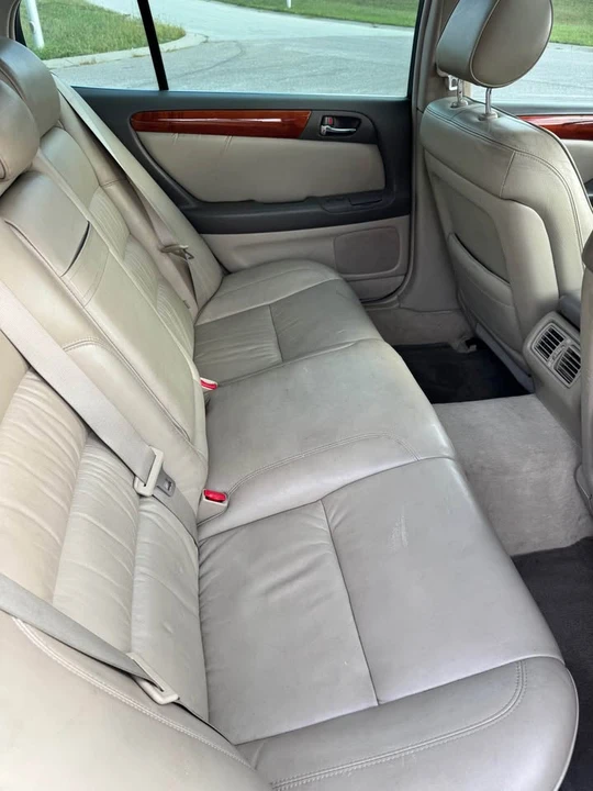 2001 Lexus GS 2nd Gen - Image 10 of 15