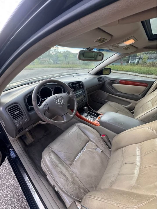 2001 Lexus GS 2nd Gen - Image 13 of 16