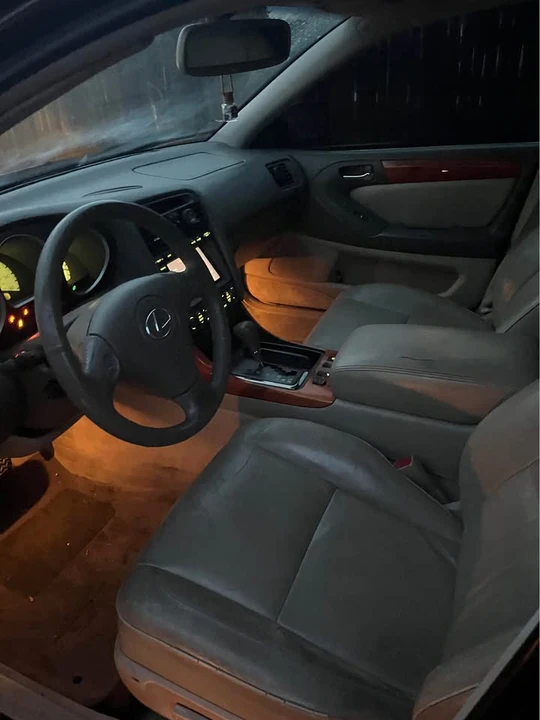 2001 Lexus GS 2nd Gen - Image 3 of 8
