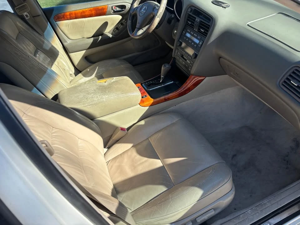 2001 Lexus GS 2nd Gen - Image 9 of 16