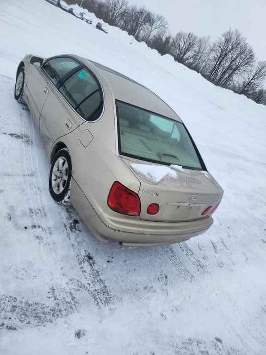 2001 Lexus GS 2nd Gen - Image 18 of 19