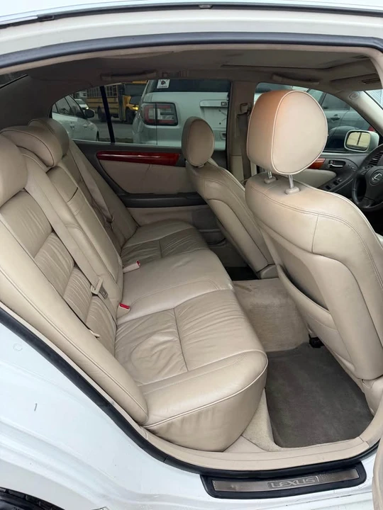 2001 Lexus GS 2nd Gen - Image 11 of 17