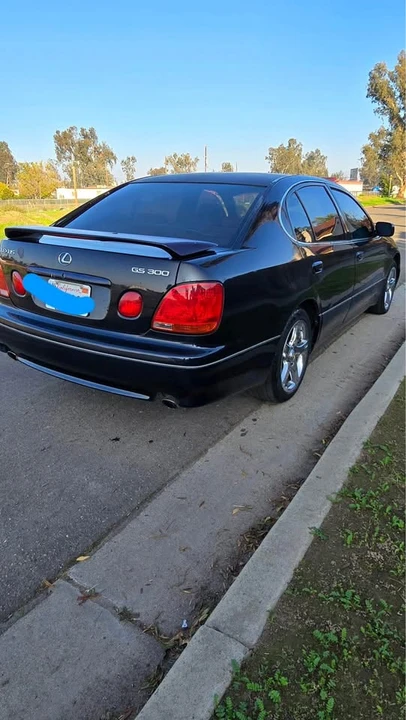2001 Lexus GS 2nd Gen - Image 3 of 9