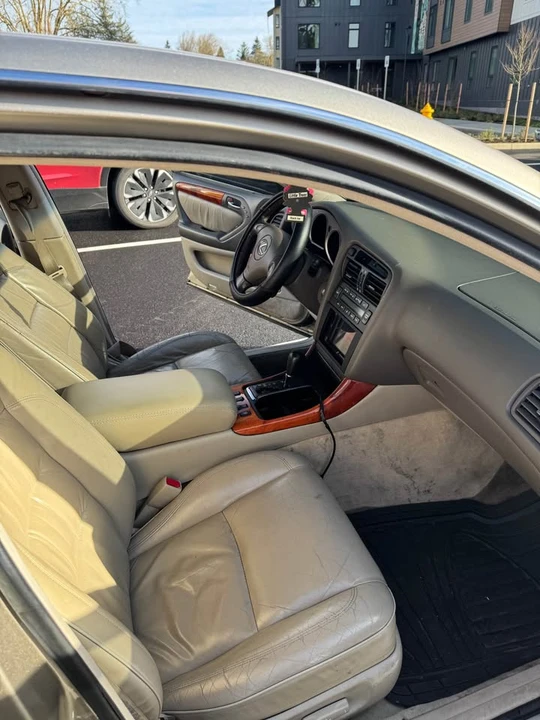 2001 Lexus GS 2nd Gen - Image 10 of 10