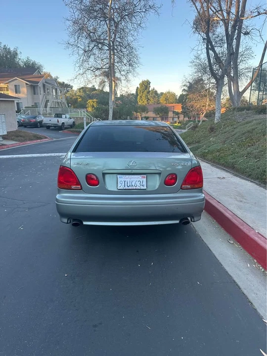 2001 Lexus GS 2nd Gen - Image 3 of 12