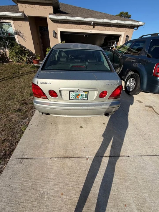 2001 Lexus GS 2nd Gen - Image 3 of 9