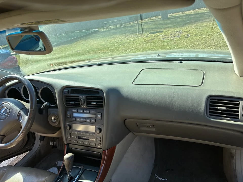 2001 Lexus GS 2nd Gen - Image 11 of 12