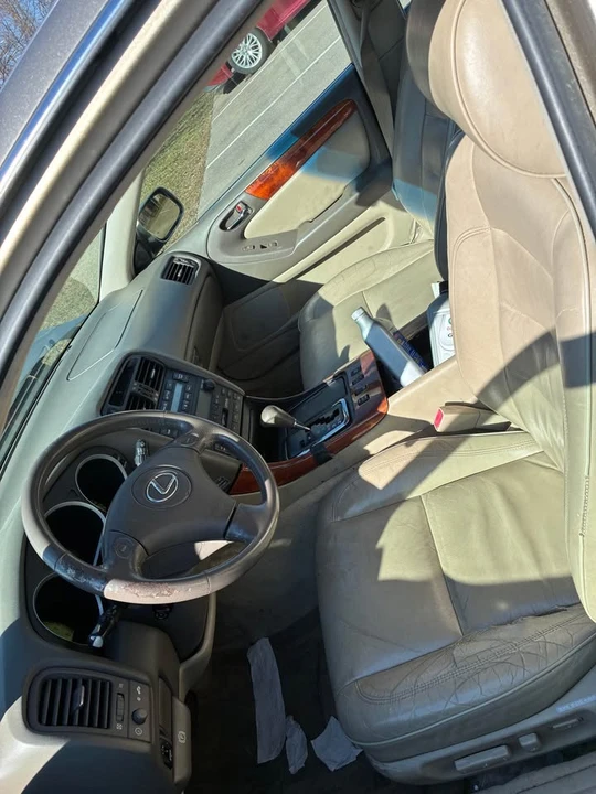 2001 Lexus GS 2nd Gen - Image 5 of 12