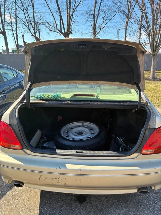 2001 Lexus GS 2nd Gen - Image 8 of 12
