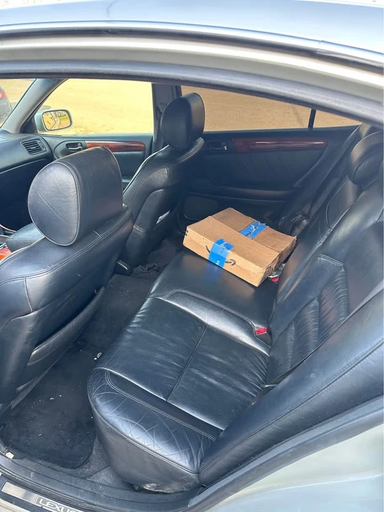 2001 Lexus GS 2nd Gen - Image 11 of 12