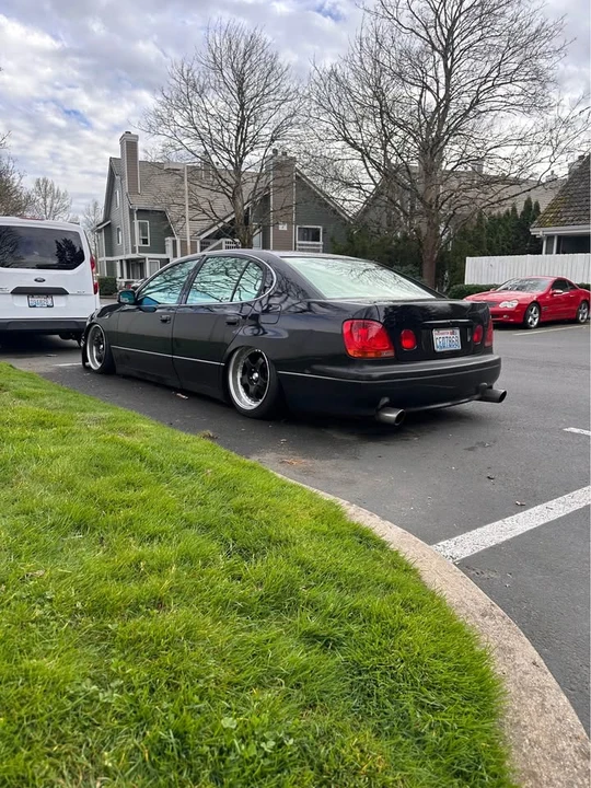 2001 Lexus GS 2nd Gen - Image 2 of 7