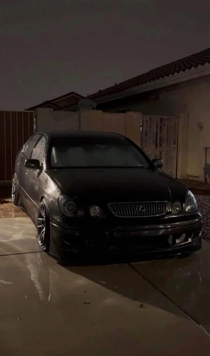 2001 Lexus GS 2nd Gen - Image 2 of 11