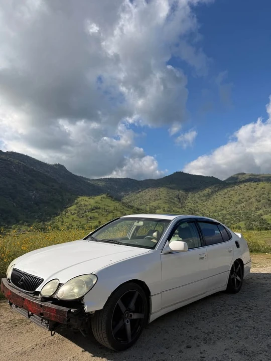 2001 Lexus GS 2nd Gen - Image 2 of 4