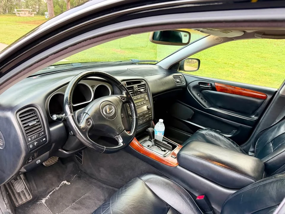 2001 Lexus GS 2nd Gen - Image 9 of 13