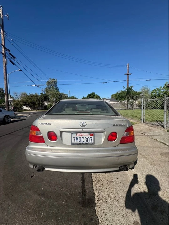 2001 Lexus GS 2nd Gen - Image 2 of 2