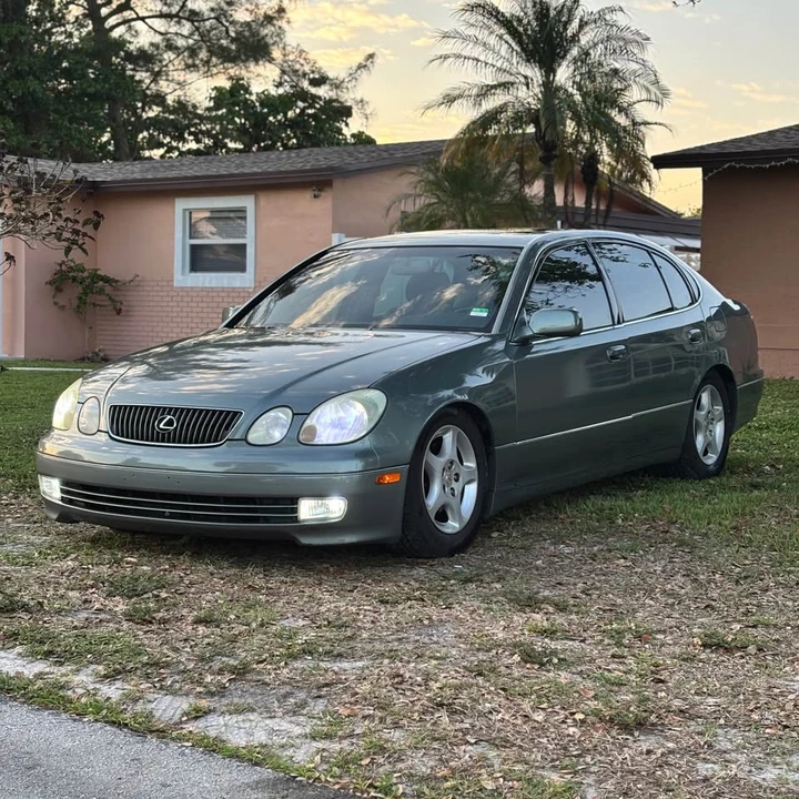 2001 Lexus GS 2nd Gen - Image 2 of 13
