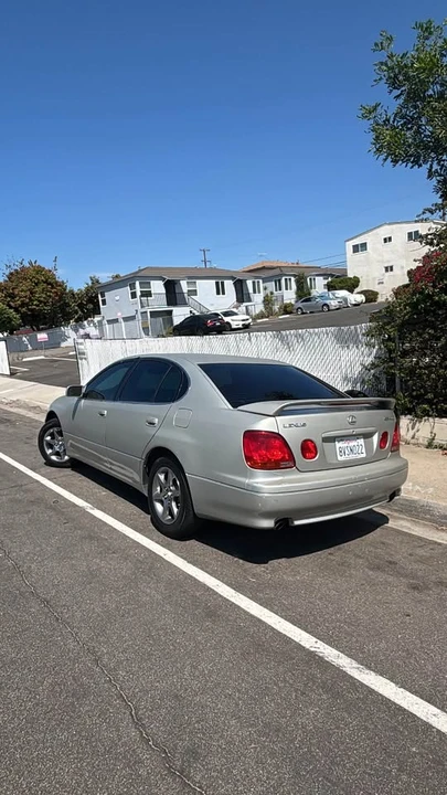2001 Lexus GS 2nd Gen - Image 2 of 8