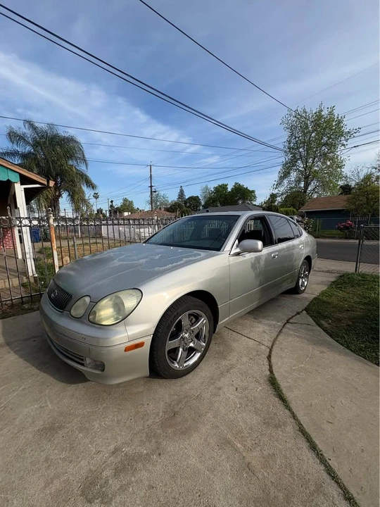 2001 Lexus GS 2nd Gen - Image 2 of 8