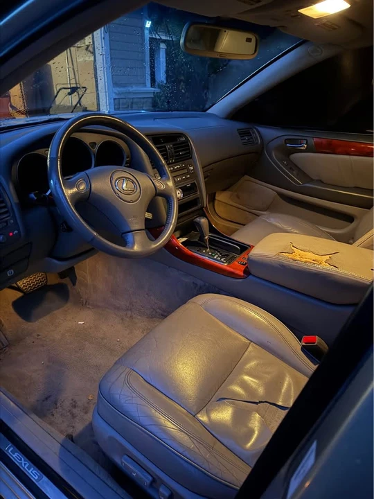 2001 Lexus GS 2nd Gen - Image 4 of 4