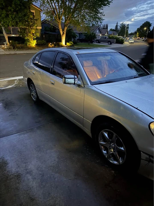 2001 Lexus GS 2nd Gen - Image 2 of 4
