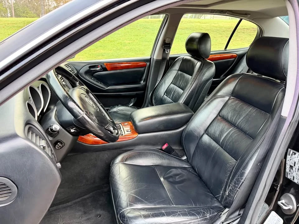 2001 Lexus GS 2nd Gen - Image 10 of 13