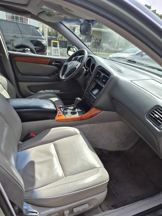 2001 Lexus GS 2nd Gen - Image 8 of 8