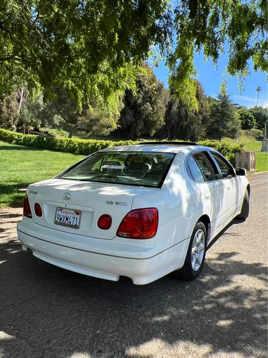 2001 Lexus GS 2nd Gen - Image 3 of 5