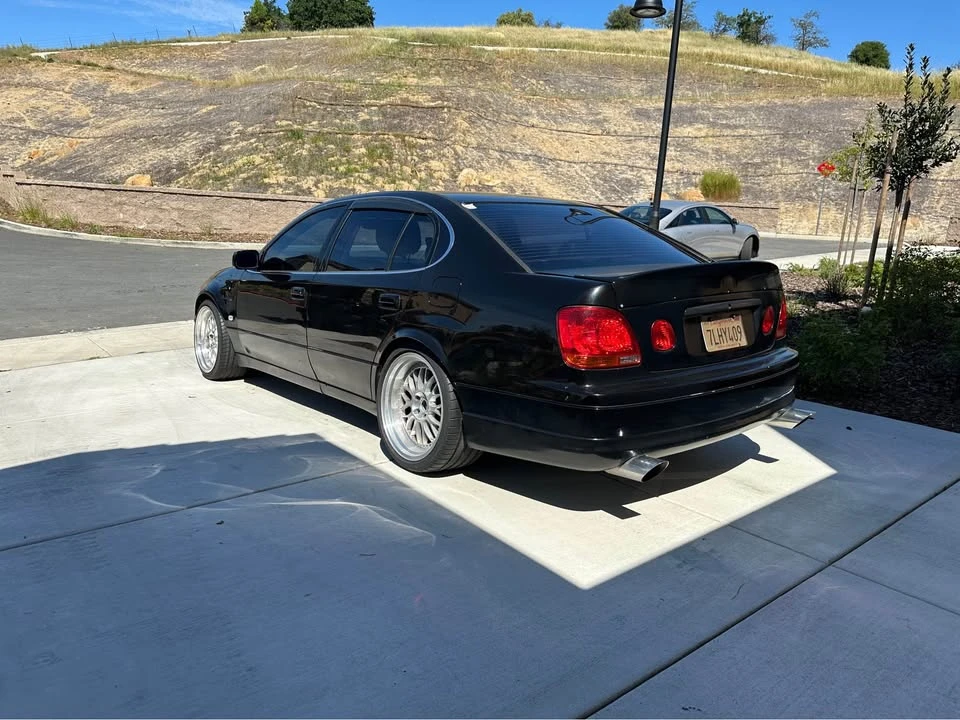 2001 Lexus GS 2nd Gen - Image 2 of 13