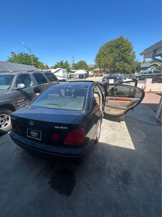 2001 Lexus GS 2nd Gen - Image 6 of 10