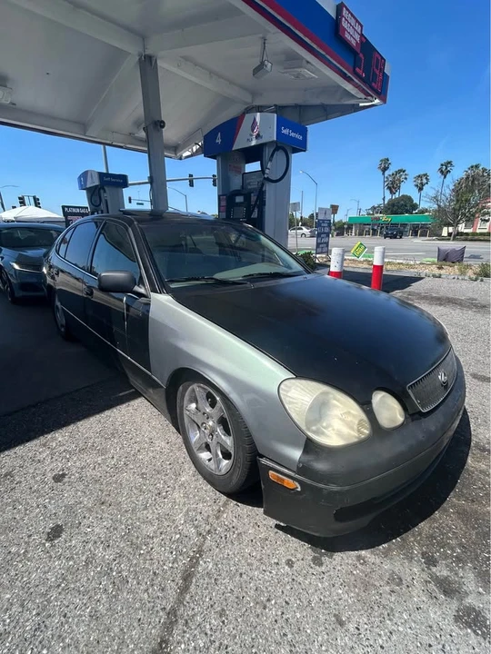 2001 Lexus GS 2nd Gen - Image 2 of 10