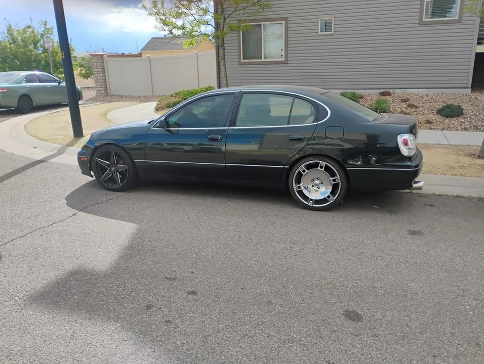 2001 Lexus GS 2nd Gen - Image 3 of 3
