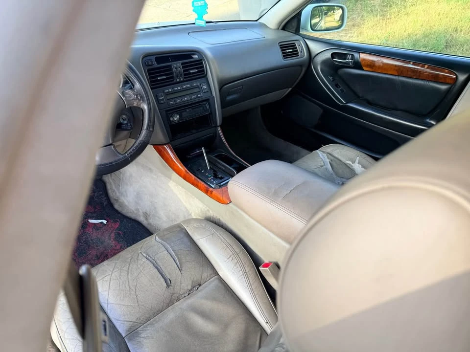 2001 Lexus GS 2nd Gen - Image 7 of 12