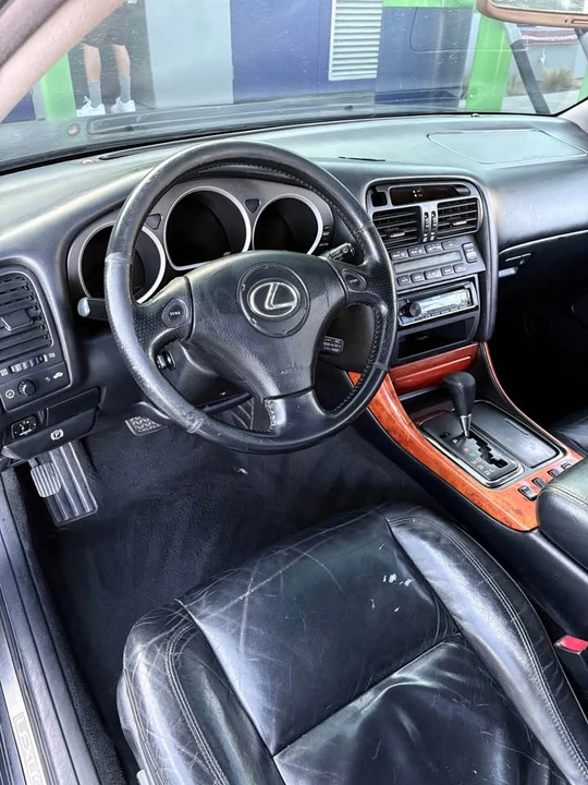 2001 Lexus GS 2nd Gen - Image 6 of 10