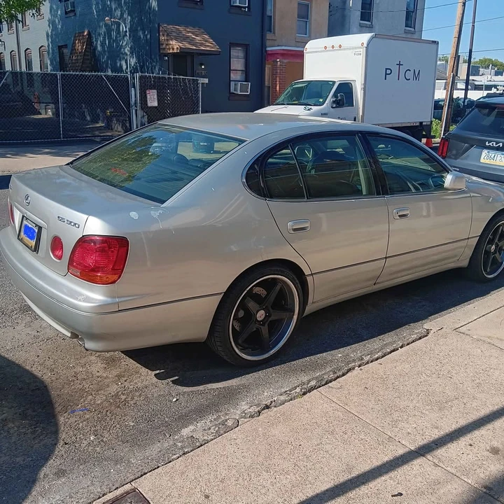 2001 Lexus GS 2nd Gen - Image 3 of 12