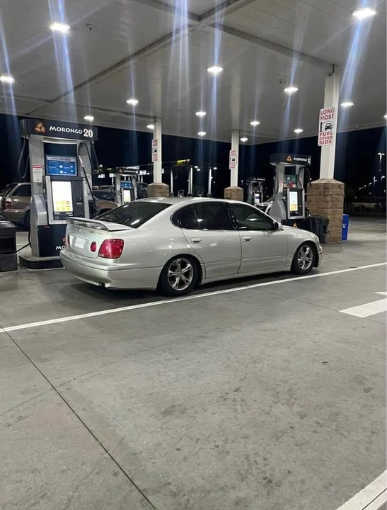 2001 Lexus GS 2nd Gen - Image 2 of 7