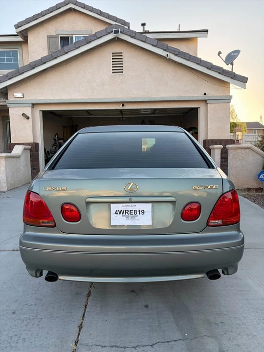2001 Lexus GS 2nd Gen - Image 3 of 12