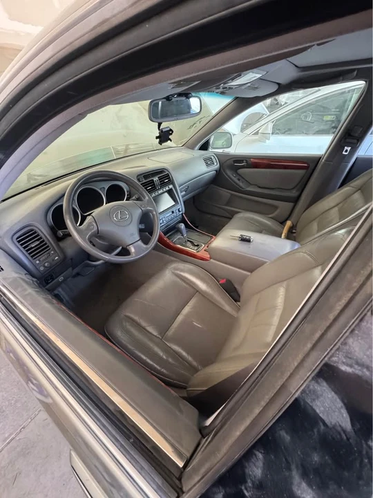 2001 Lexus GS 2nd Gen - Image 4 of 8