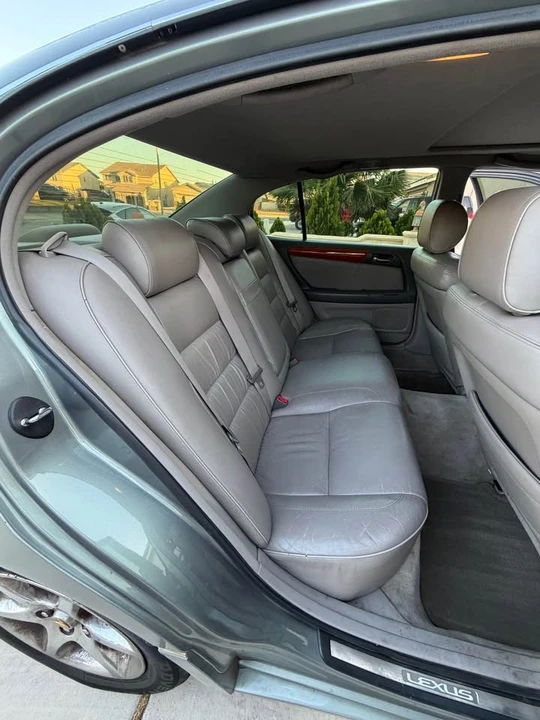 2001 Lexus GS 2nd Gen - Image 11 of 12