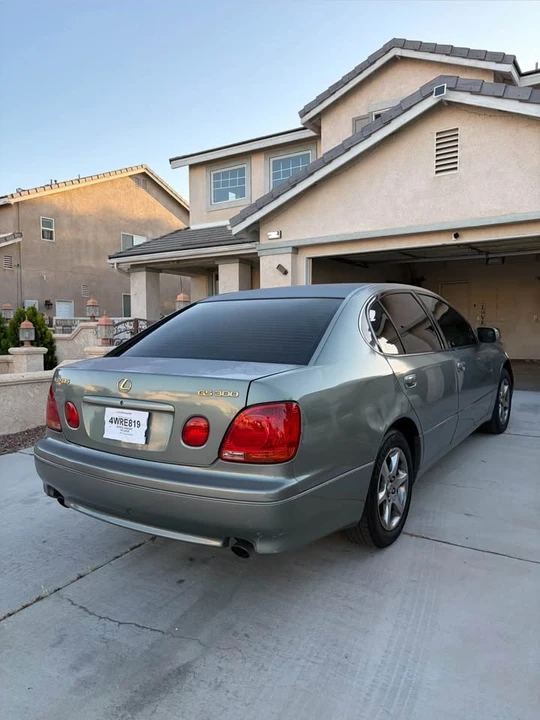 2001 Lexus GS 2nd Gen - Image 4 of 12