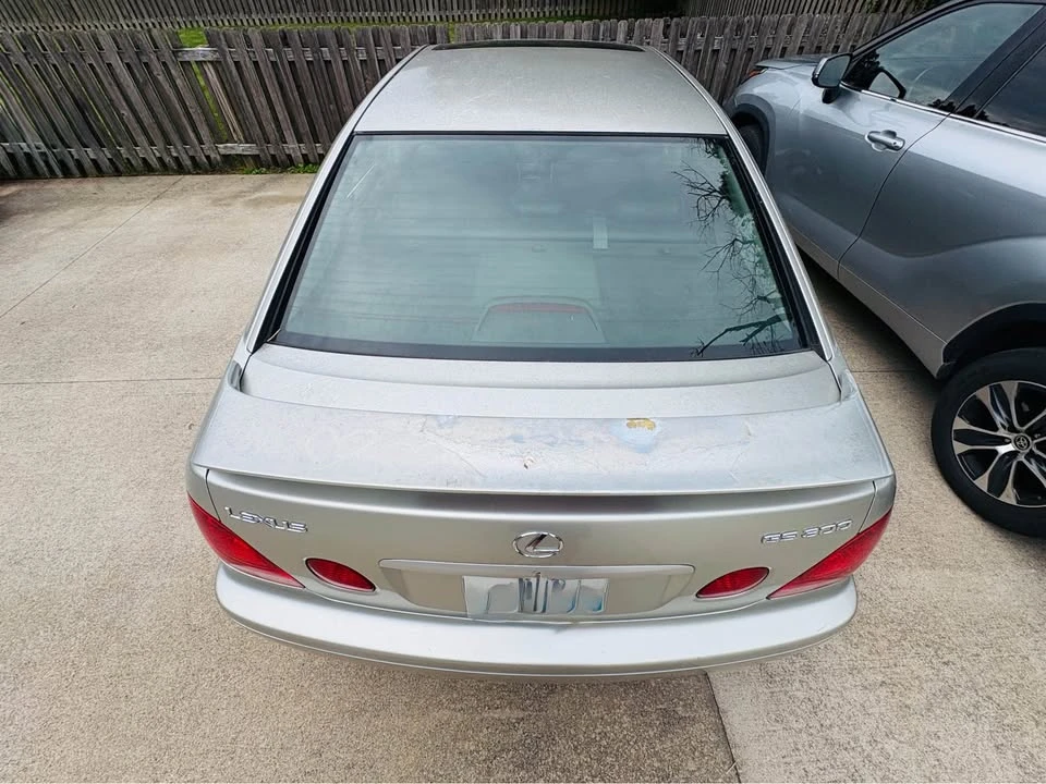 2001 Lexus GS 2nd Gen - Image 3 of 10