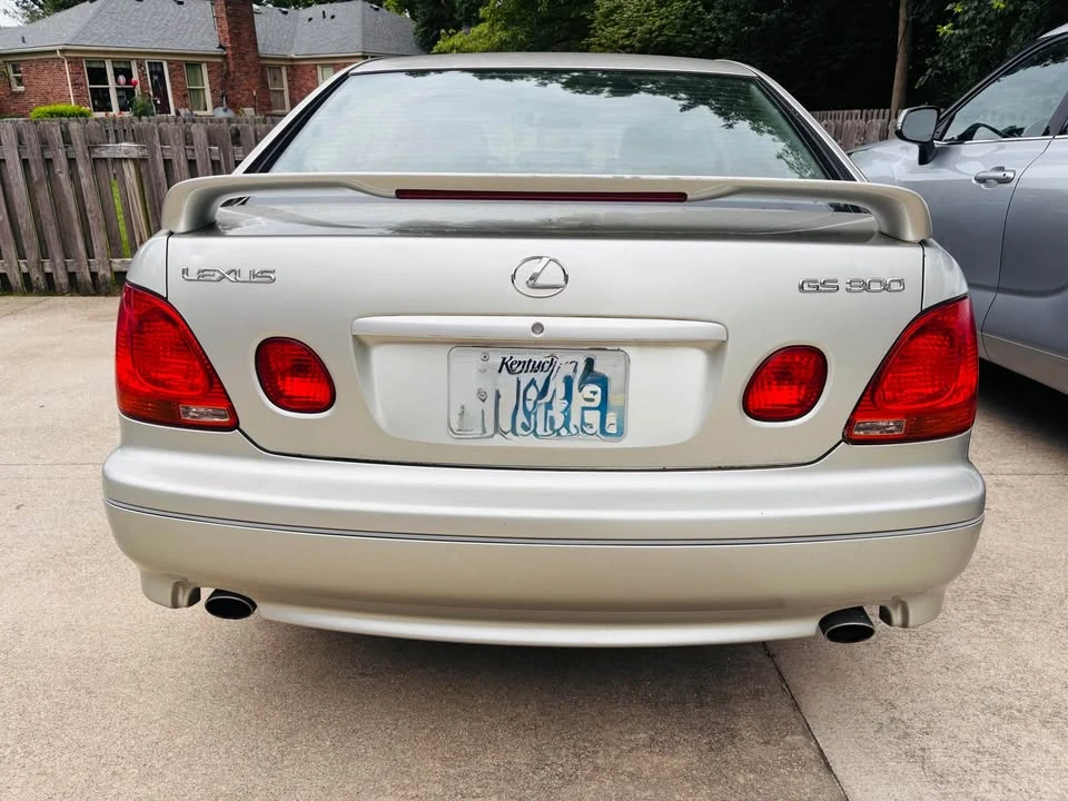 2001 Lexus GS 2nd Gen - Image 2 of 10