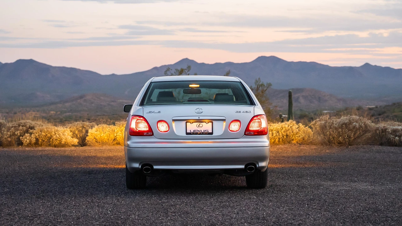 2001 Lexus GS 2nd Gen - Image 18 of 31