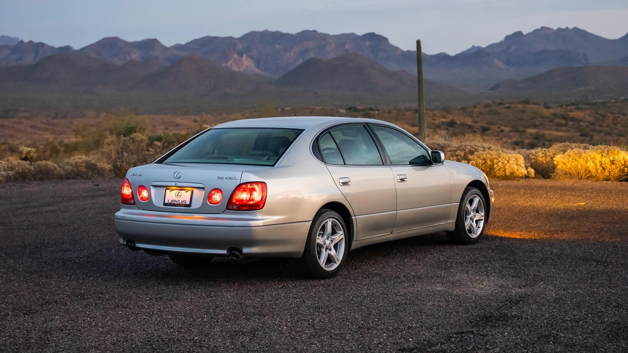 2001 Lexus GS 2nd Gen - Image 23 of 31
