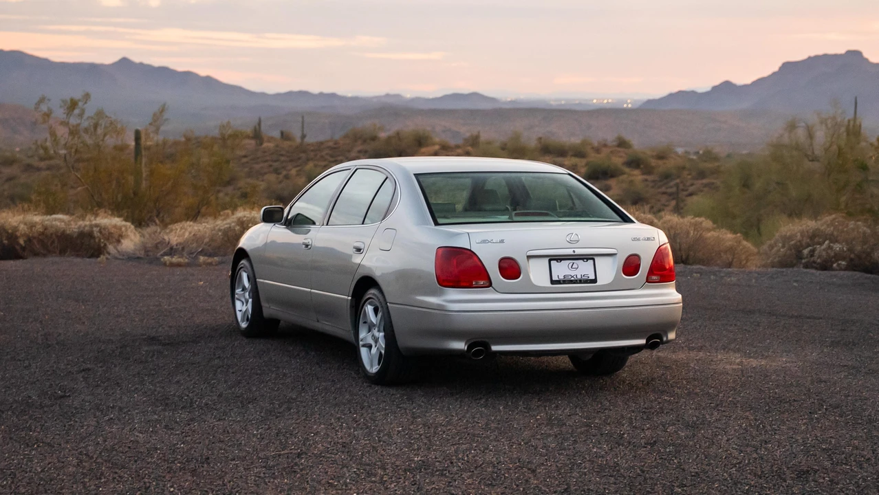 2001 Lexus GS 2nd Gen - Image 17 of 31