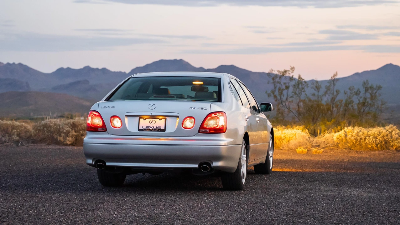 2001 Lexus GS 2nd Gen - Image 19 of 31