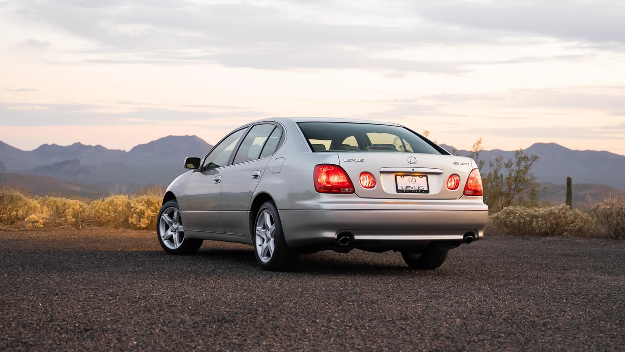 2001 Lexus GS 2nd Gen - Image 16 of 31